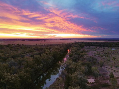Riverbank Glamping - Accommodation Main Beach 1