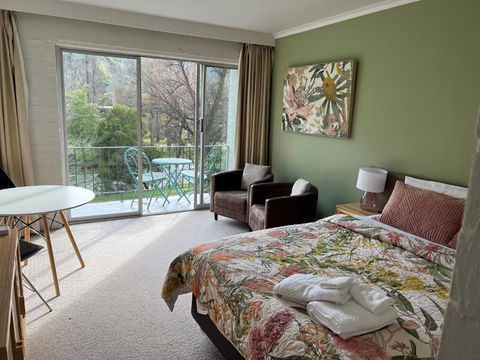 Riverbank Park MOTEL - Accommodation Main Beach 1