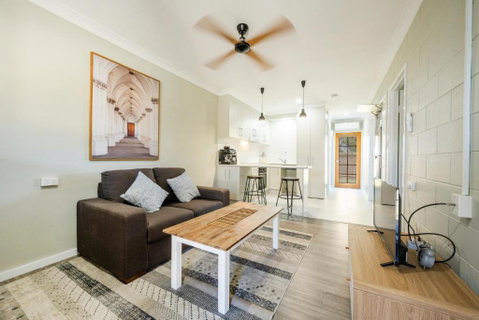Riverdale Boutique Townhouses - Accommodation Main Beach 0