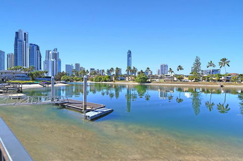 Riverside 4 Bedroom House Unit In Surfers Paradise - Accommodation Main Beach 1