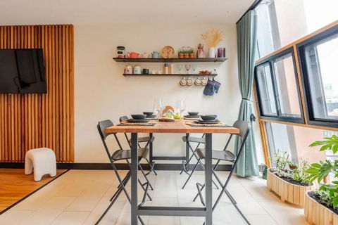 Riverside Apartment Melbourne CBD - Accommodation Main Beach 2