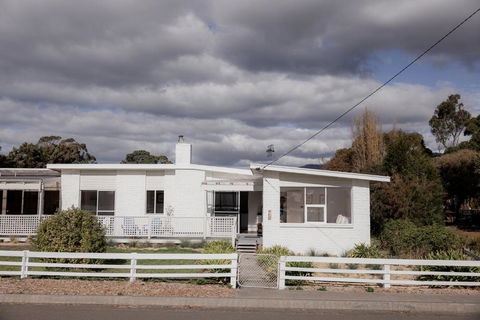 Riverside Retreat In Orford - Accommodation Main Beach 1