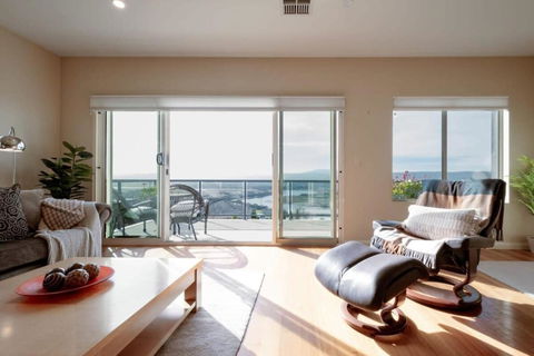 Riverview Escape - Accommodation Main Beach 0