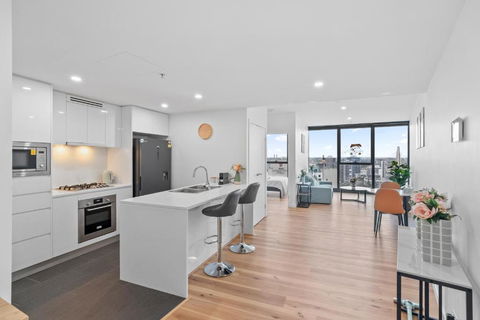 RiverViews 1BR 1BA Skytower Apt With Pool, Gym, Sauna - Accommodation Main Beach 1