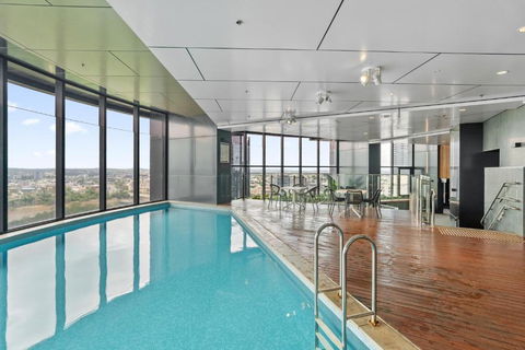 RiverViews 1BR 1BA Skytower Apt With Pool, Gym, Sauna - Accommodation Main Beach 3