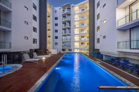 RIVERVIEWS@THECOSMOPOLITAN UNIT20805 - Accommodation Main Beach 1