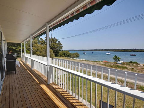 Riverwatch - Accommodation Main Beach 3