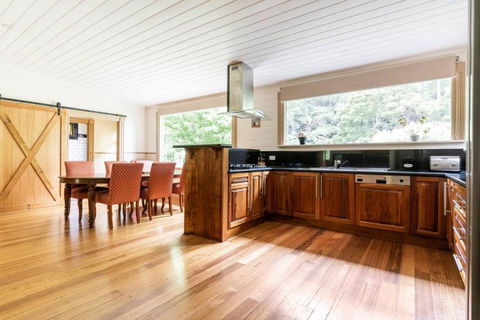Riverwood Cottage, Accessible Accommodation - Accommodation Main Beach 1