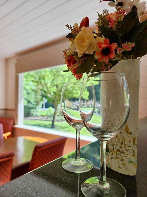 Riverwood Cottage, Accessible Accommodation - Accommodation Main Beach 2