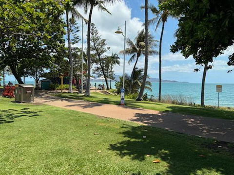 Residential Two-bedroom Unit On The Strand, Self-check In, Wi-fi - Accommodation Main Beach 1