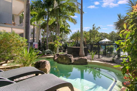 Salt&Pepper Sanctuary - Plunge Pool Resort Apartment By UHoliday - 2BR, 1BR And Studio Hotel Room Configurations Available - Accommodation Main Beach 2