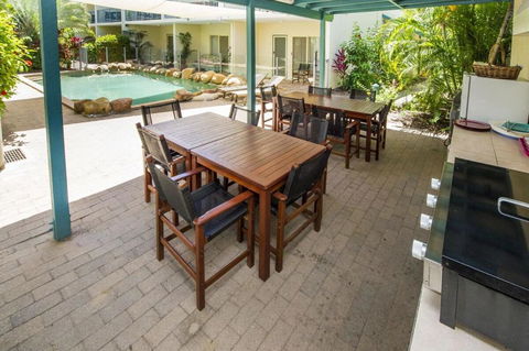 SAILS 9 Beachfront Getaway Horseshoe Bay - Accommodation Main Beach 3