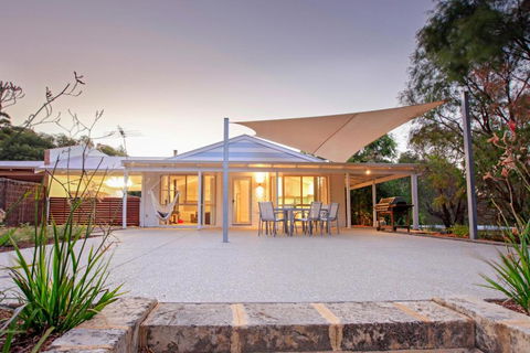 Salt Life - Accommodation Main Beach 0