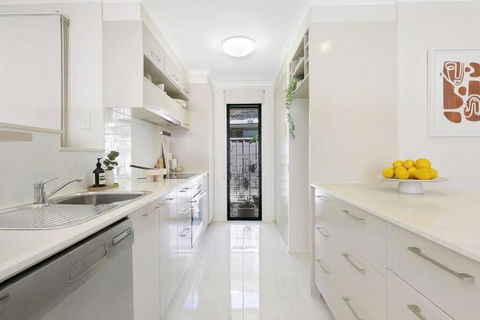 Riviera Road Miami - 4BRM Dual Villa - Accommodation Main Beach 3