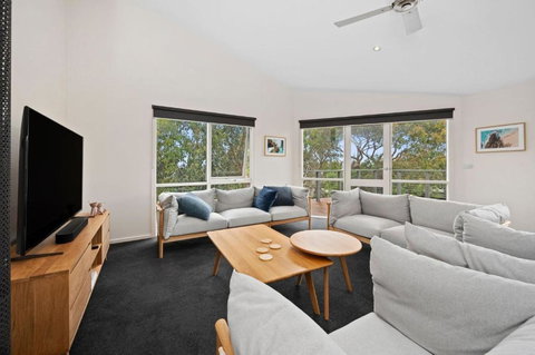 Roadknight Ocean Road View 236 - Accommodation Main Beach 1