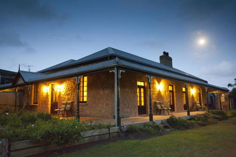 Robe House Heritage Accommodation - Accommodation Main Beach 0