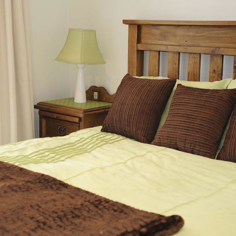 Robin Hill Retreat - Accommodation Main Beach 0