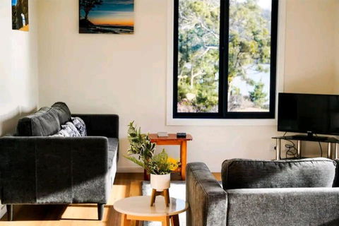 Rockpool Cottage - Accommodation Main Beach 0