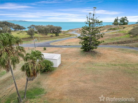 Rocky Retreat At Emu Park - Accommodation Main Beach 3