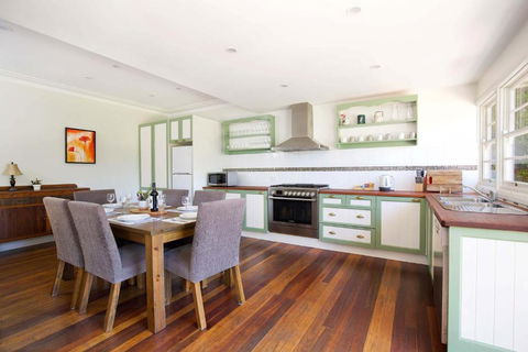 Rodova Cottage - Accommodation Main Beach 1