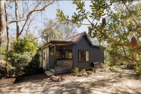 Romantic Tricklebeck Spa Cottage - Accommodation Main Beach 0