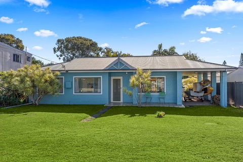 Ronnies Cottage - Accommodation Main Beach 0