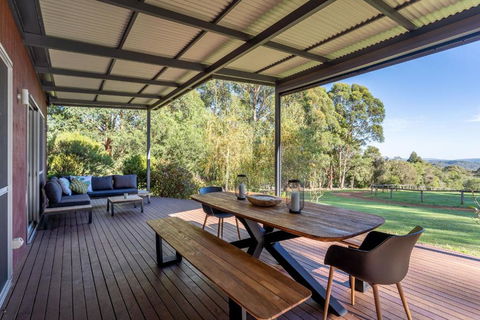 Roo Corner I Private Properties - Accommodation Main Beach 3