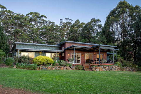 Roo Corner I Private Properties - Accommodation Main Beach 1