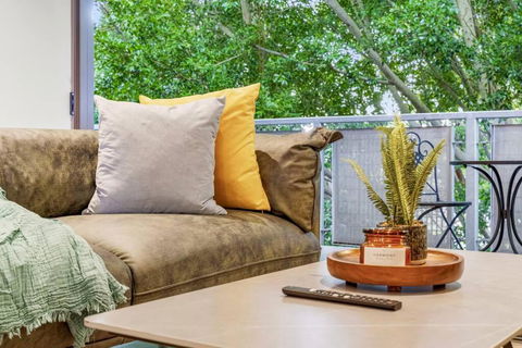 Rooftop 2 Bed Apt With Terrace At Newtown - Accommodation Main Beach 2