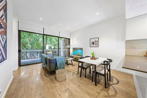 Rooftop 2 Bed Apt With Terrace At Newtown - Accommodation Main Beach 1