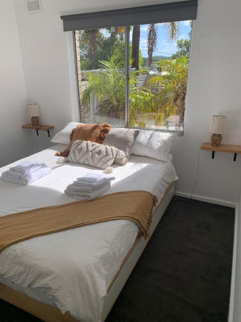 Room For Rent - Accommodation Main Beach 0