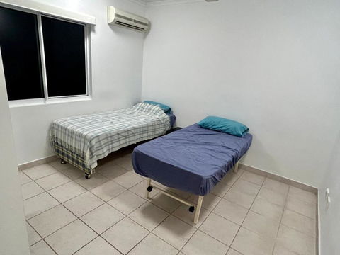 Room In City With Kittens! - Accommodation Main Beach 1
