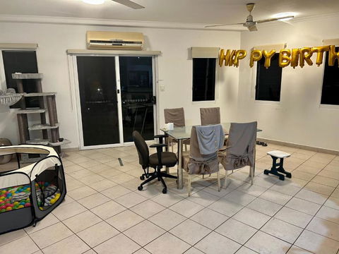 Room In City With Kittens! - Accommodation Main Beach 3