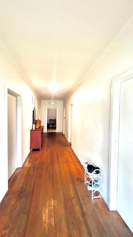 Room Near To Melbourne Airport & Train Station - Accommodation Main Beach 1