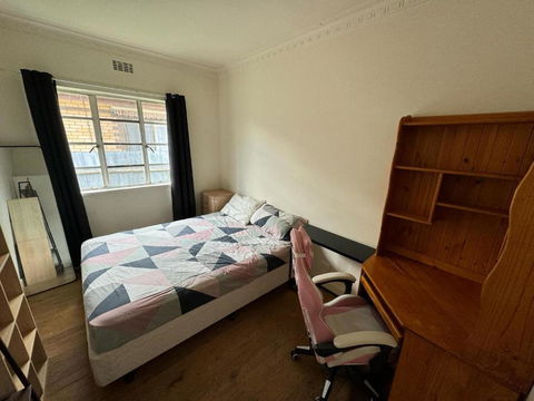 Room Near To Melbourne Airport & Train Station - Accommodation Main Beach 3