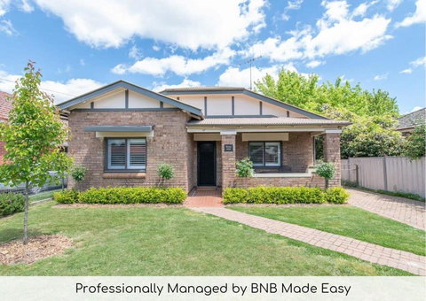 Rose Hill On Hamer, 1940s Charming Cottage Near Cook Park - Accommodation Main Beach 0