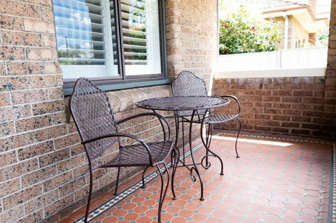 Rose Hill On Hamer, 1940s Charming Cottage Near Cook Park - Accommodation Main Beach 3