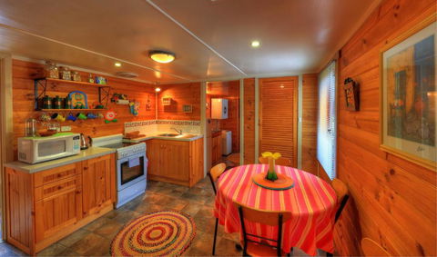 Rosebank Cottage Collection - Accommodation Main Beach 0