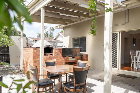 Rosebud Reset - A Beachside Group Getaway - Accommodation Main Beach 0