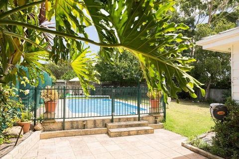 ROSEBUD SEA CENTRAL - Accommodation Main Beach 0