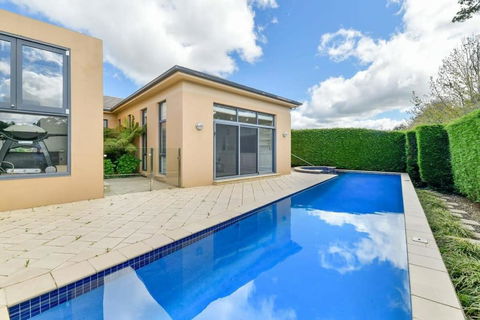 Roselawn Retreat - Pool, Incredible Views, Sleeps 8 - Accommodation Main Beach 3