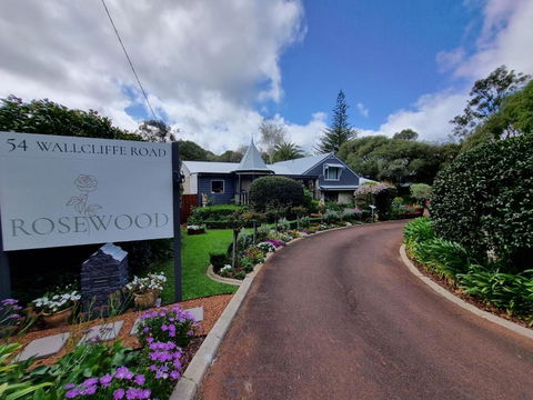 Rosewood Guesthouse - Accommodation Main Beach 0