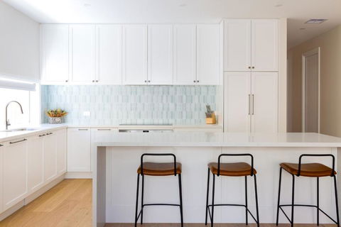Rosewood Retreat New Luxury Home - Accommodation Main Beach 2