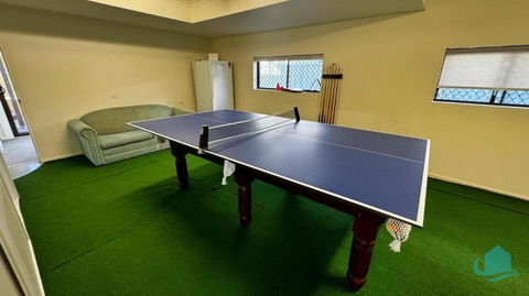 Rosies Retreat - 300m To The Sandy Shores Of Caves Beach - Accommodation Main Beach 2