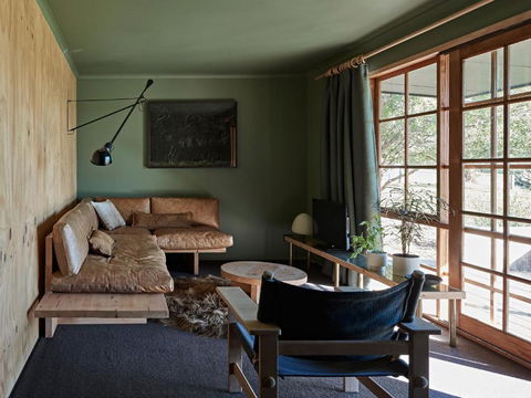 Ross Farm - Cabin - Accommodation Main Beach 0