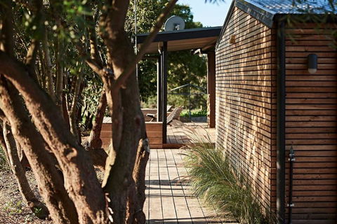 Ross Farm - Cabin - Accommodation Main Beach 2