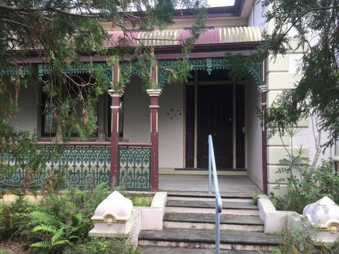 Rosslyn - Accommodation Main Beach 3