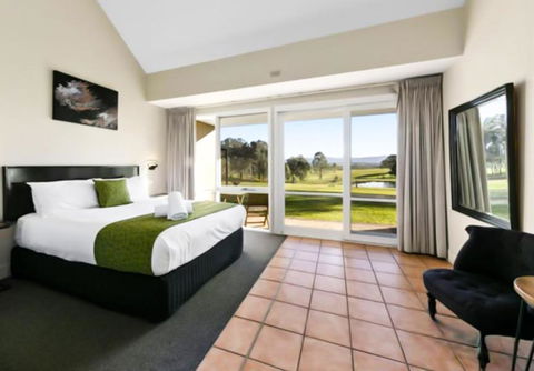 Rothbury Downs - Accommodation Main Beach 0