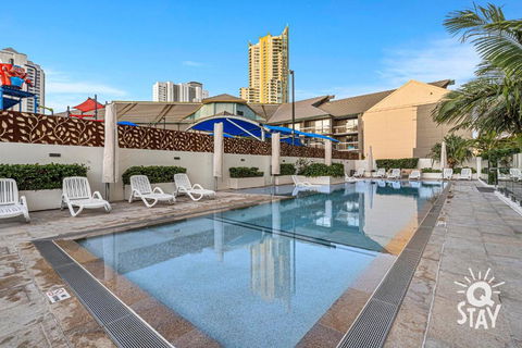 Ruby - 2 Bedroom Penthouse In Surfers Paradise! - Accommodation Main Beach 3