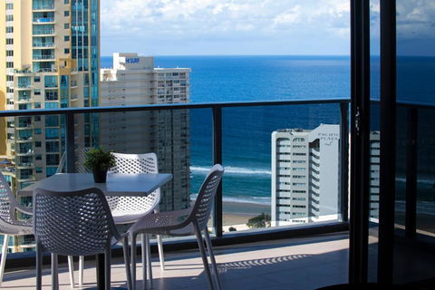 Ruby Apartments - Self Contained, Privately Managed Apartments - Accommodation Main Beach 0